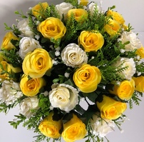 Yellow and Cream Rose Bouquet